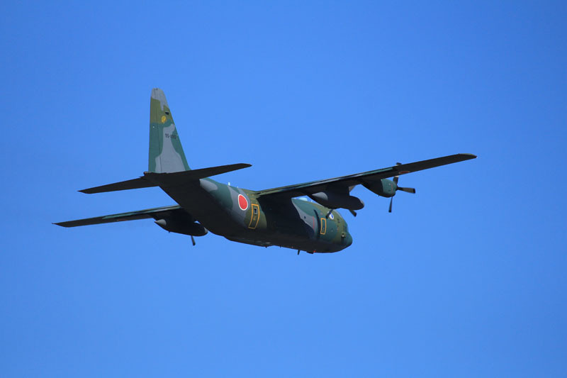 新田原基地を離陸するｃ130輸送機