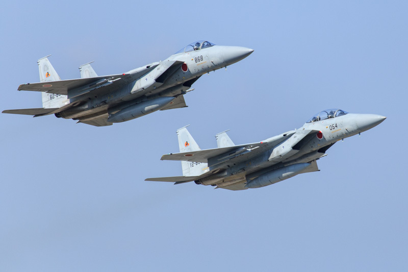 訓練のため新田原基地を離陸するｆ15戦闘機