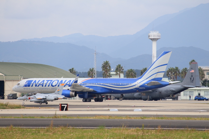 新田原基地に集まった今回の訪問者