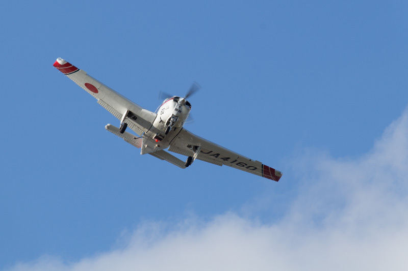 宮崎空港で訓練に励む航空大学校ビーチクラフト機