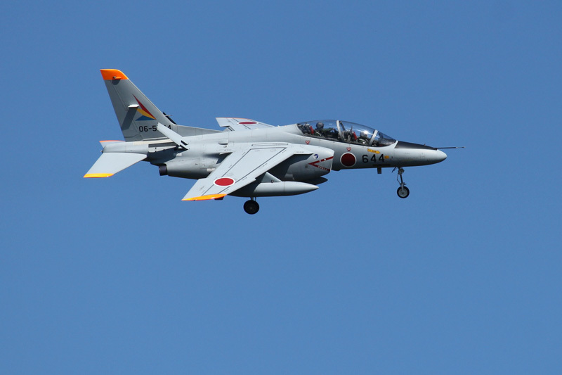埼玉入間基地から新田原基地にやってきたT-4練習機