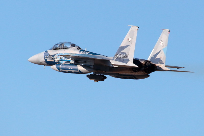 点火アフターバーナーで上昇中のアグレッサー