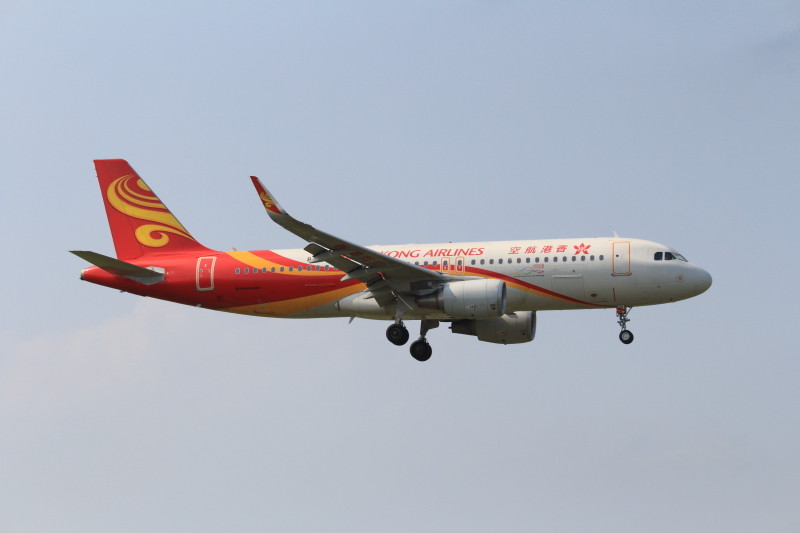 宮崎空港に着陸する香港エアライン