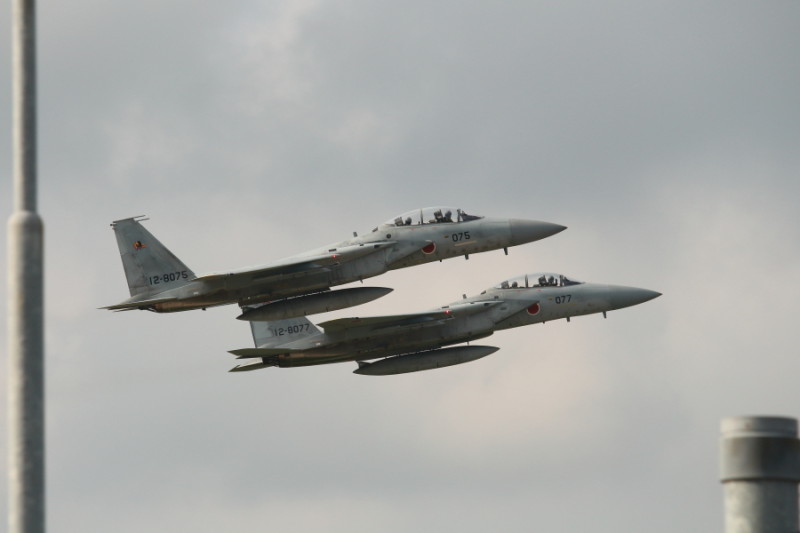2機で離陸したＦ15イーグル戦闘機画像