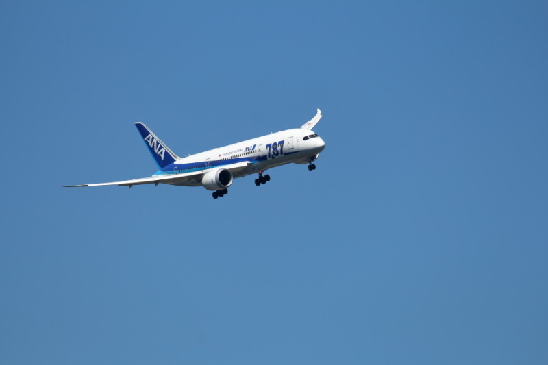 宮崎空港に向かうＢ787飛行機