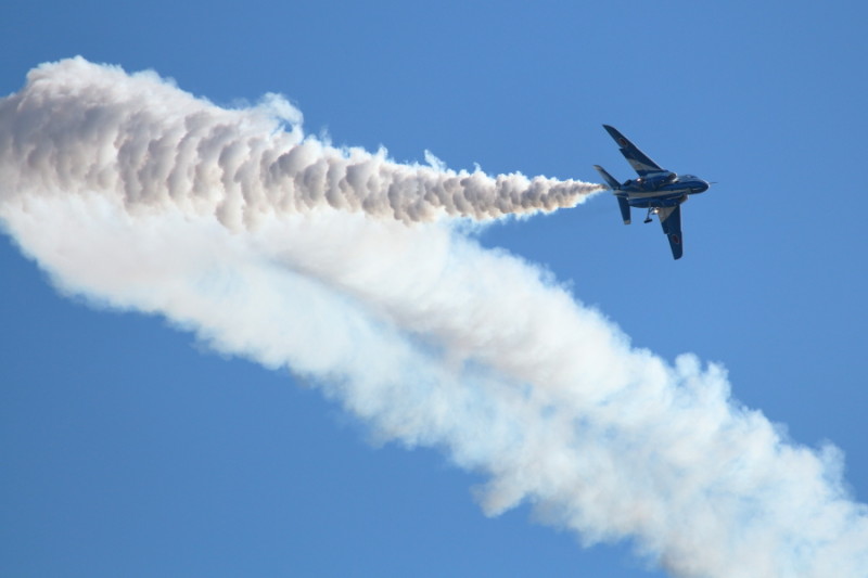 ブルーインパルスの飛行開始