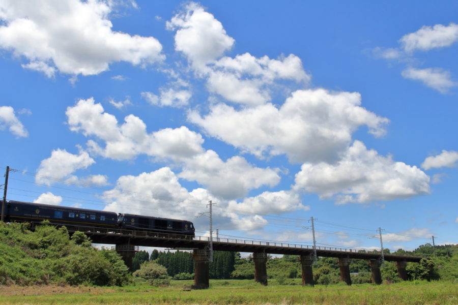 おー久しぶりのななつ星様。私の願いをかなえたまえ。いつもの宮崎県田野町