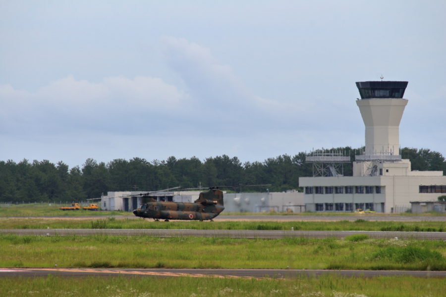 宮崎空港に着陸した陸上自衛隊チヌークが着陸した