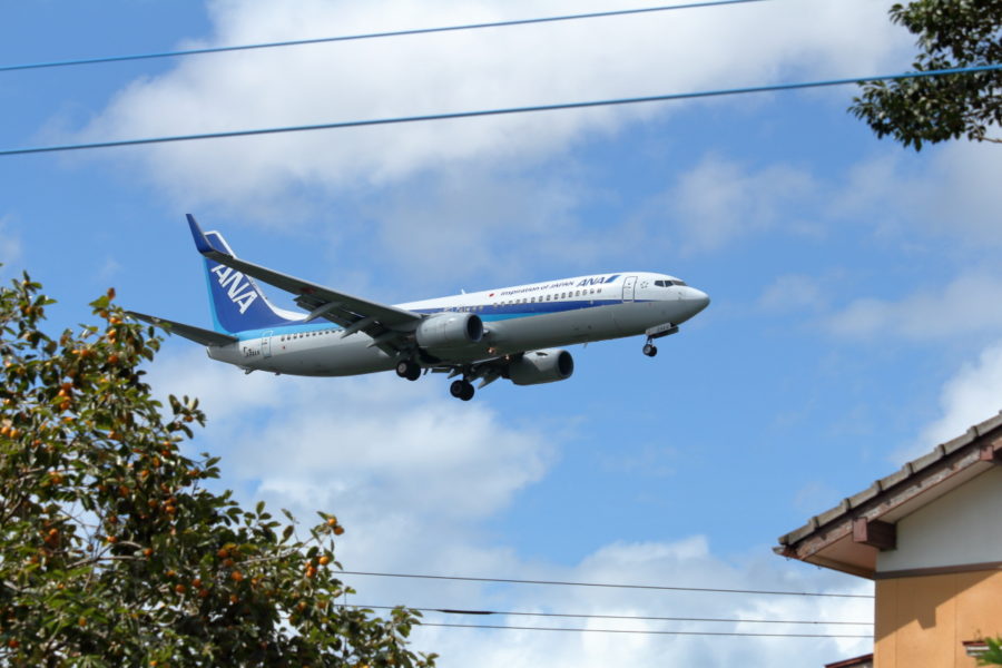 宮崎空港近くの生活圏と飛行機