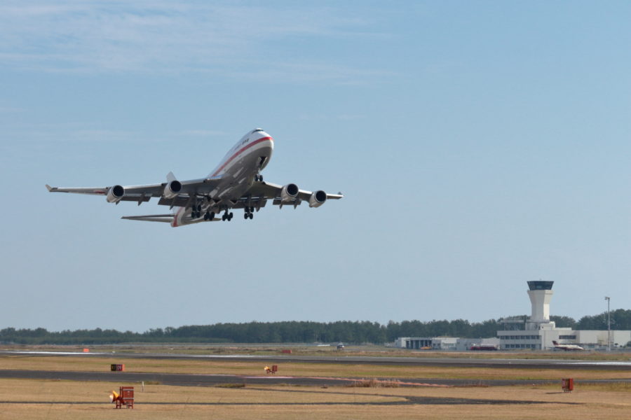 宮崎空港にやって来た政府専用機