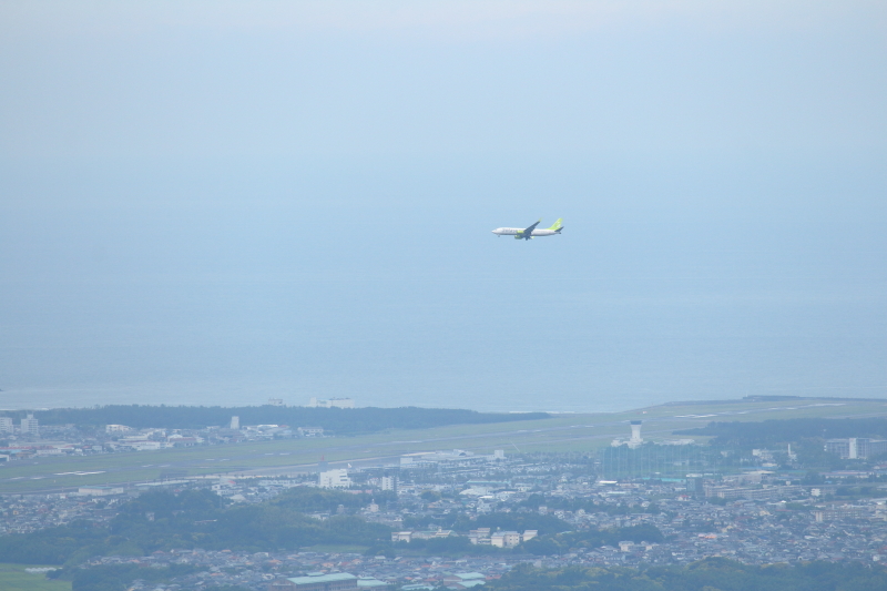 荒平山からは宮崎空港も見ることができる。