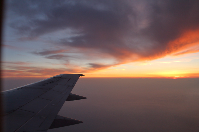 福岡空港から宮崎に向かうスーパードルフィンからの夕景写真