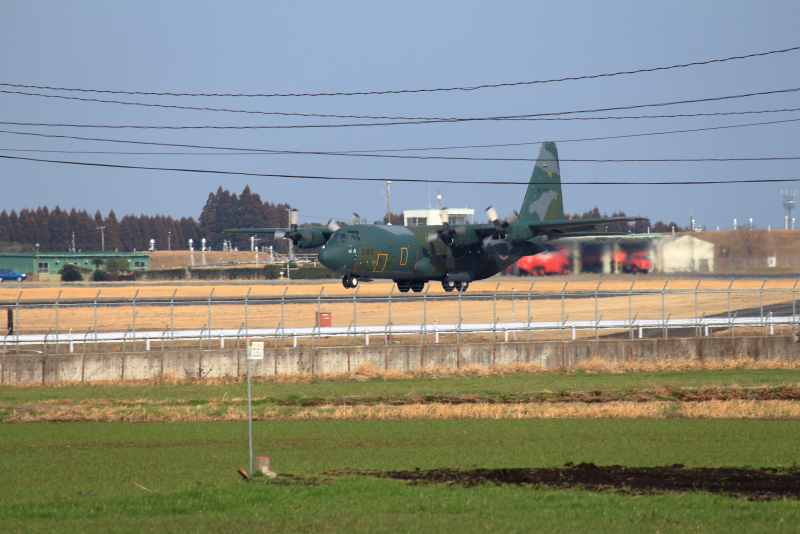 新田原基地を離陸したC-130輸送機