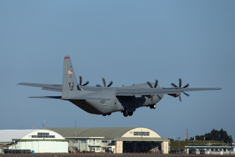 アメリカ空軍C-130輸送機が新田原に来ていた。