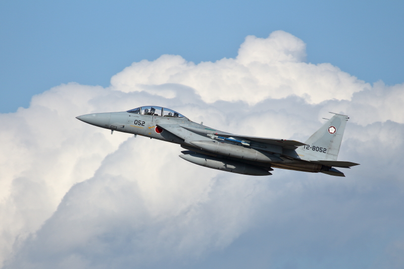 新田原基地で訓練にいそしむF-15戦闘機