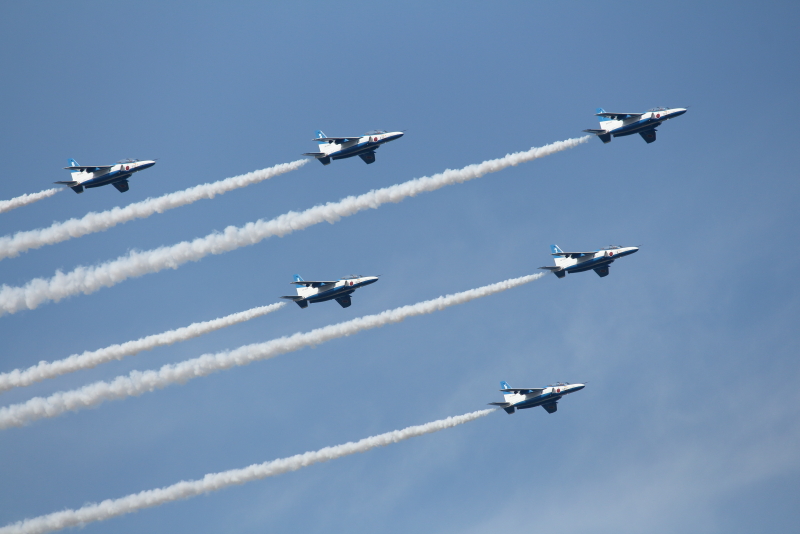 新田原基地エアフェス2018前日に演じられたブルーインパルス飛行は見事だった。