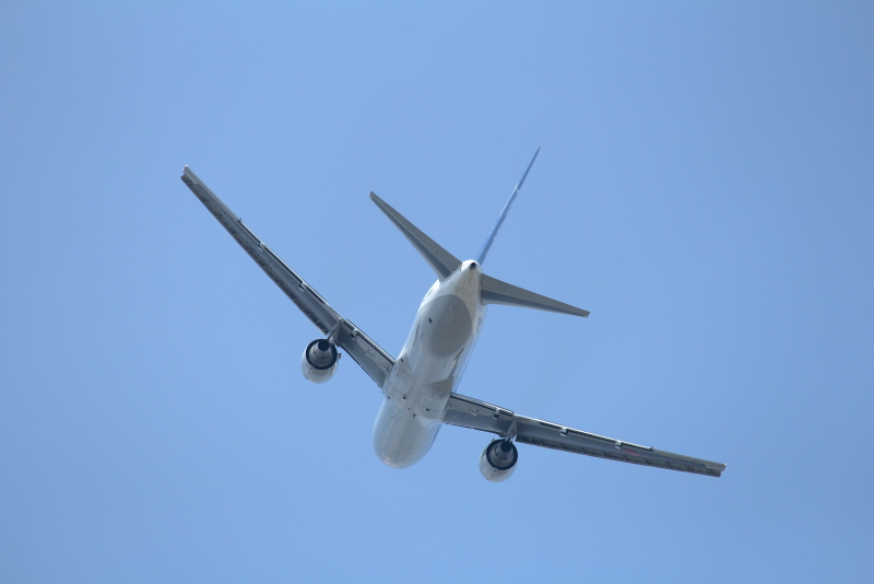 盆休みの宮崎に多くの乗客を運んできてくれた東京便が折り返していく。