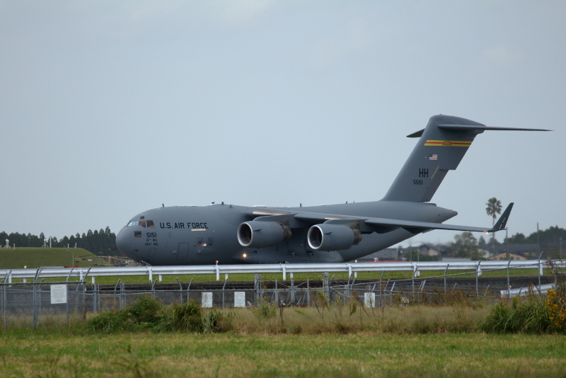 共同訓練前にゾクゾク集合する米軍機